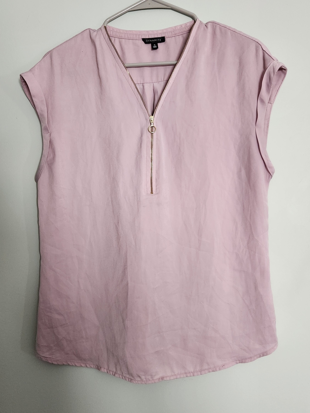 Dynamite Light Pink V-Neck Cap Sleeve Top with Gold Zipper